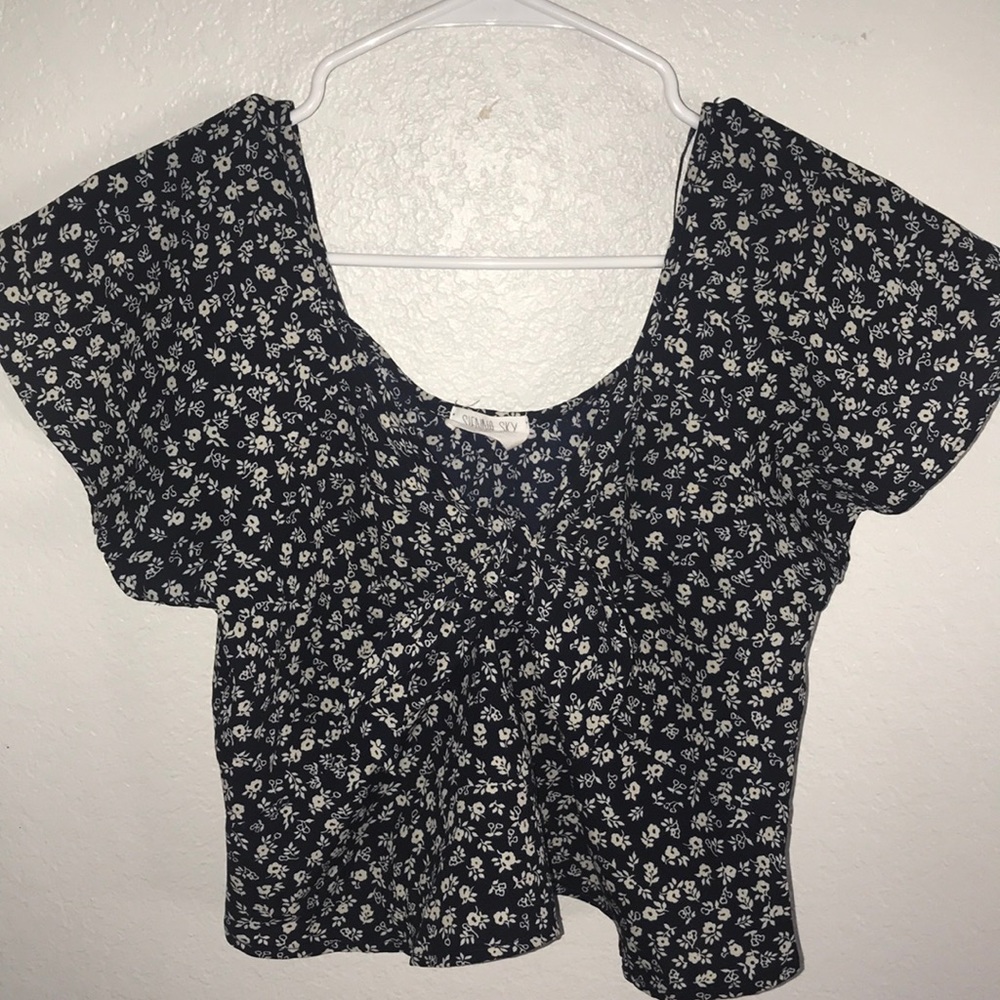 Modern Top!!